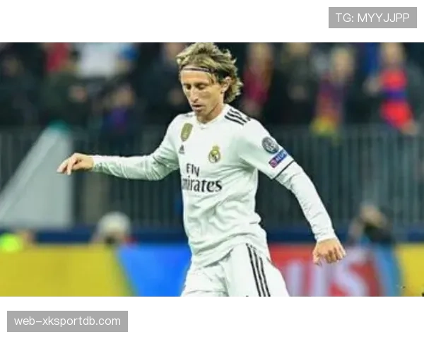 德布劳内 vs 伊涅斯塔：中场指挥官历史地位与技术风格差异解析