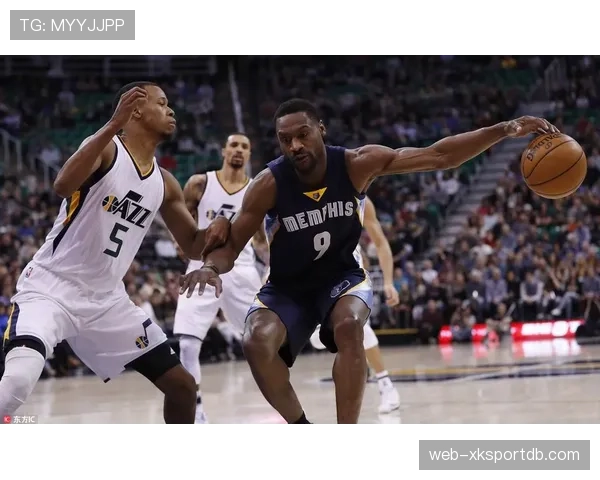 康利挡拆牵制内线 改善球队关键回合控场