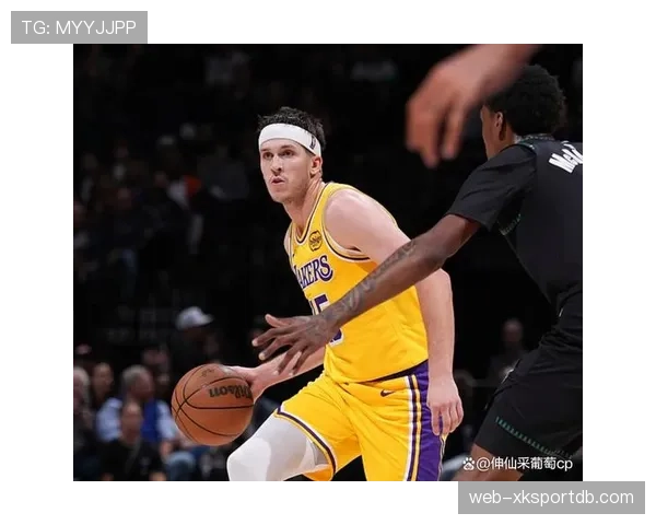 兰德尔较上季背身单打回归 对位内线效率飙升